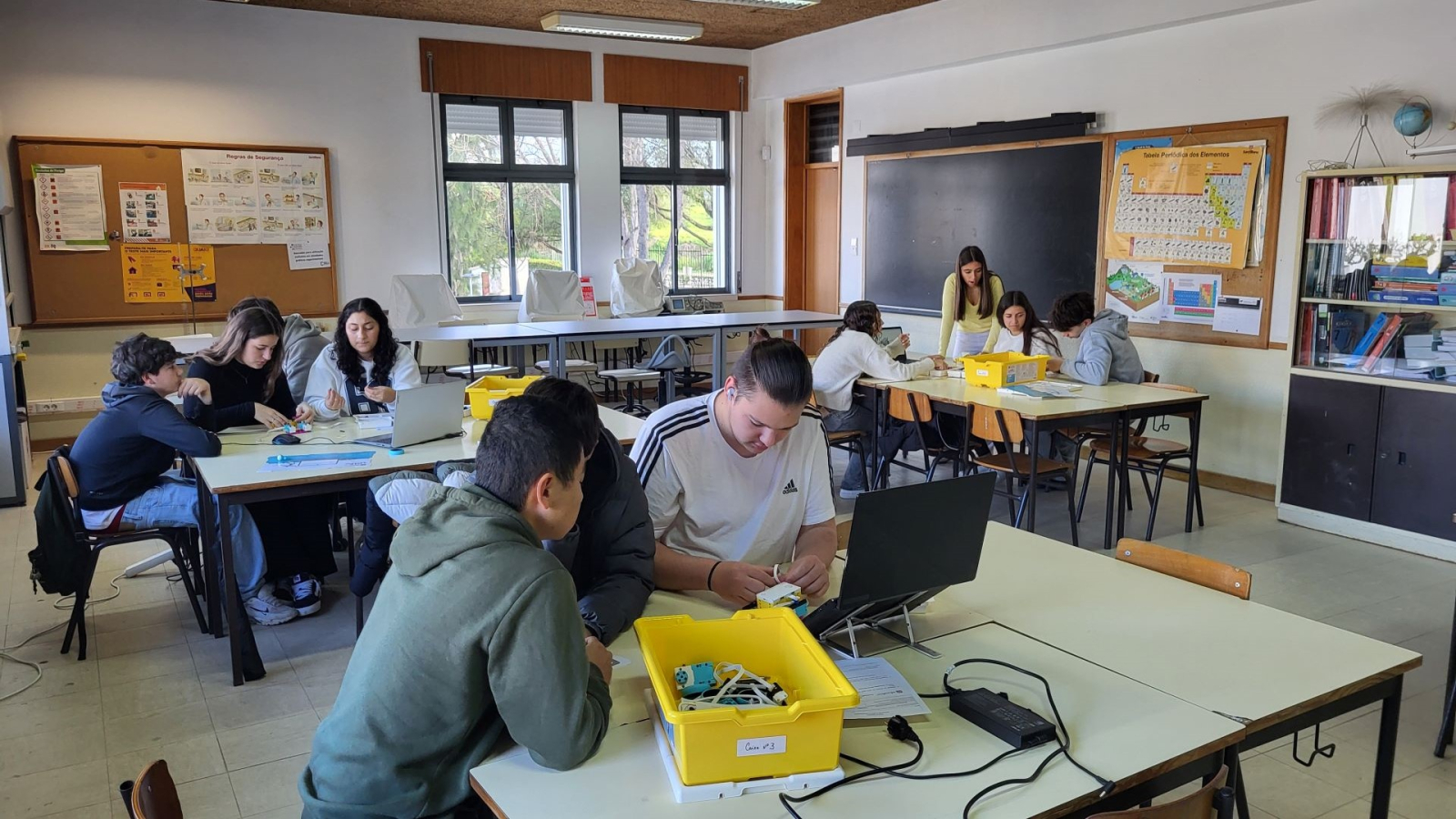 Março: Explorando a Robótica na Sala de Aula